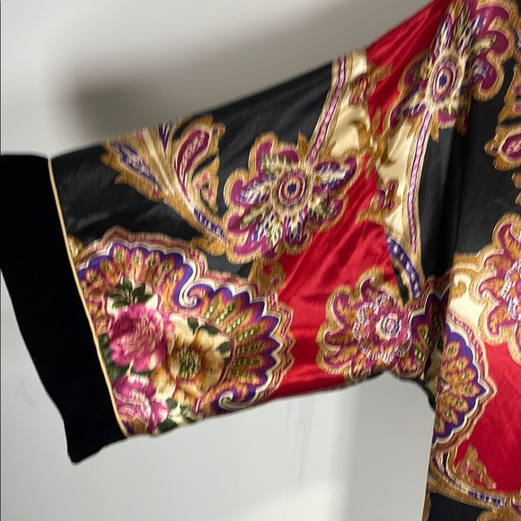 Elegant Floral Women's Robe - Picture 5 of 13